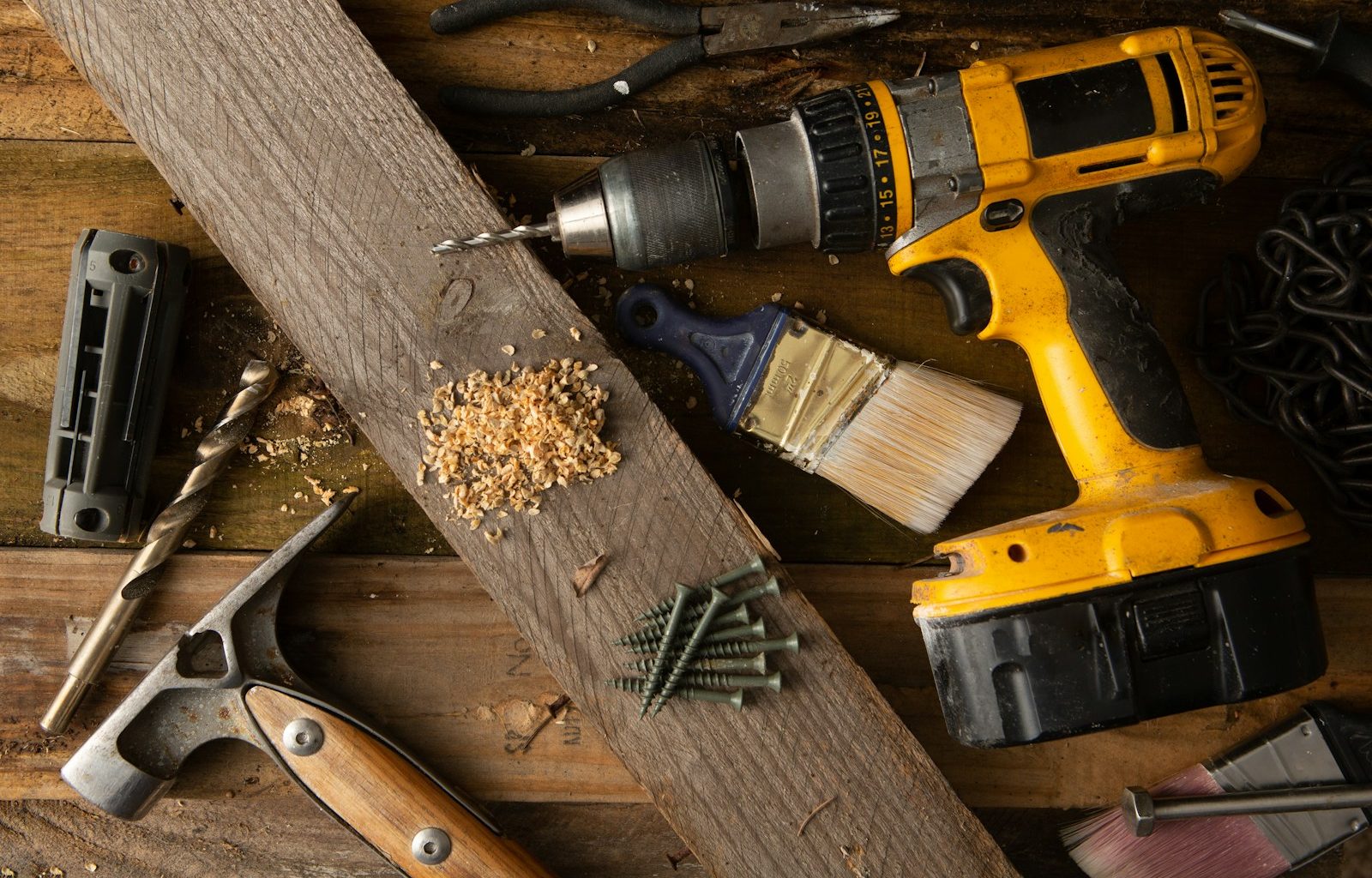 a couple of tools that are sitting on a table